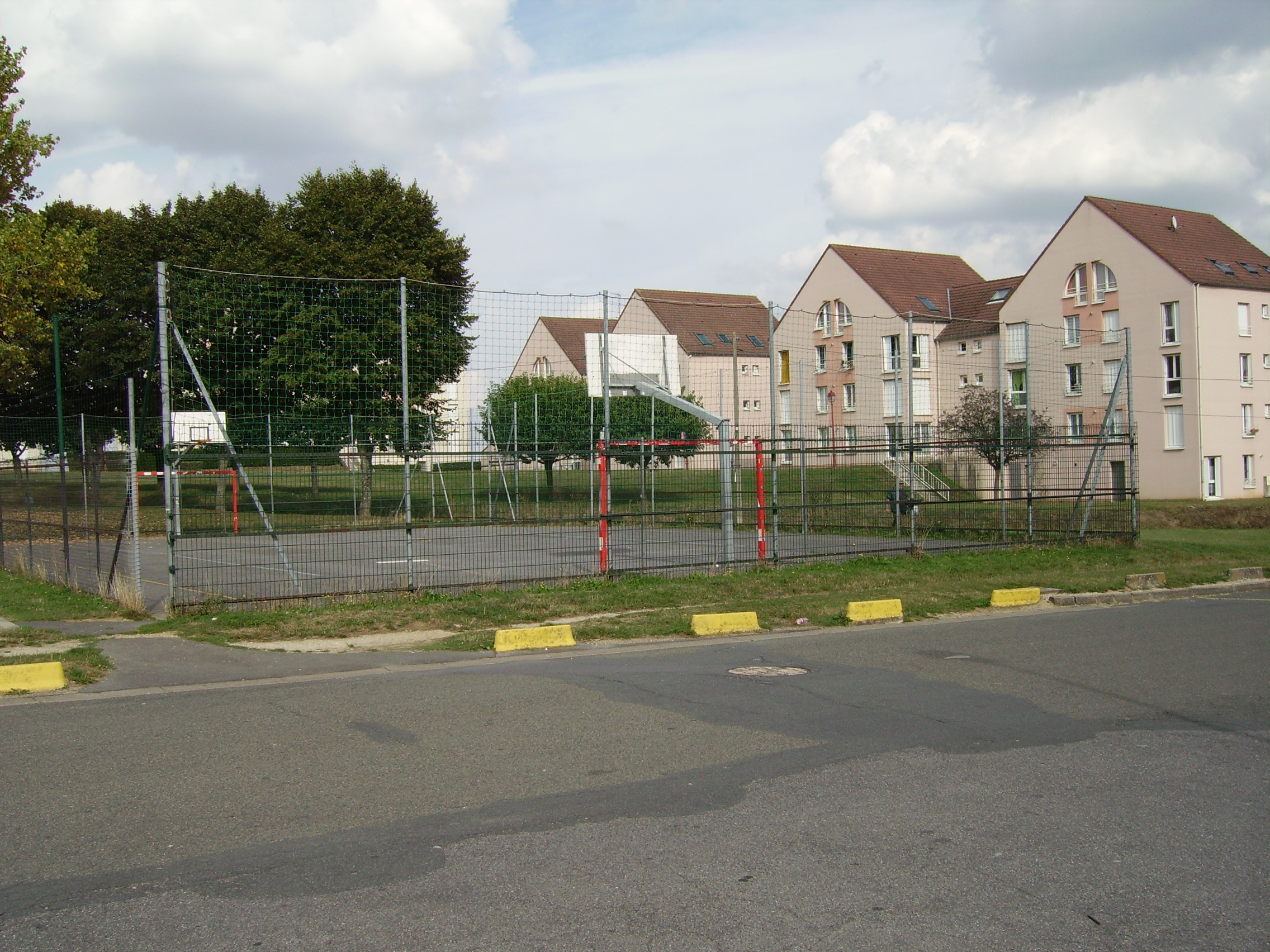 Terrain multisport avenue Général de Gaulle